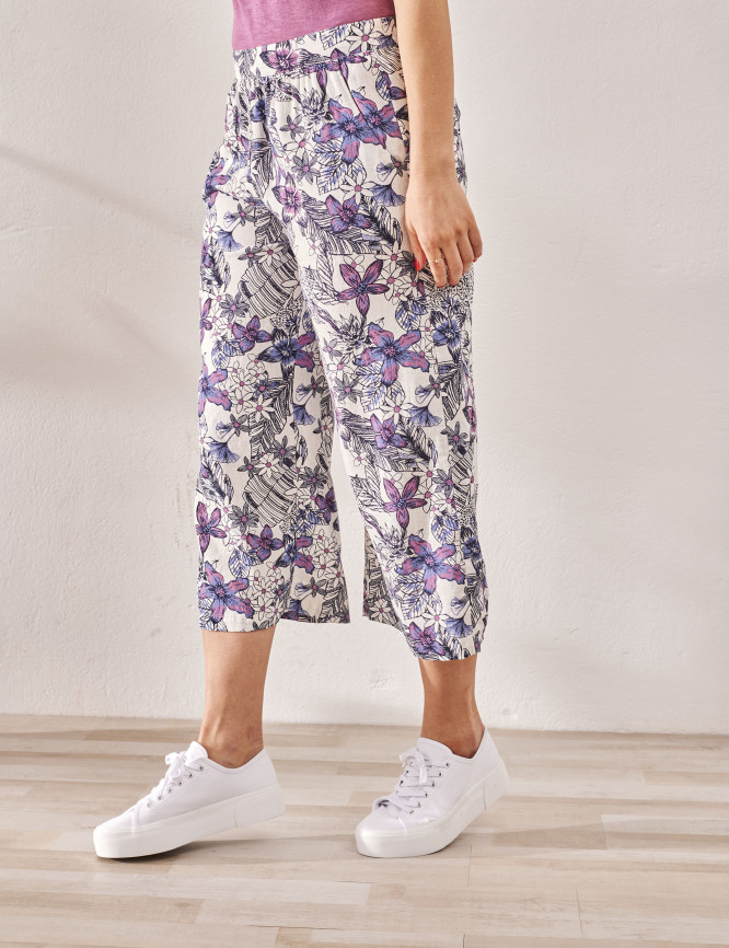 Laid Goods Front View