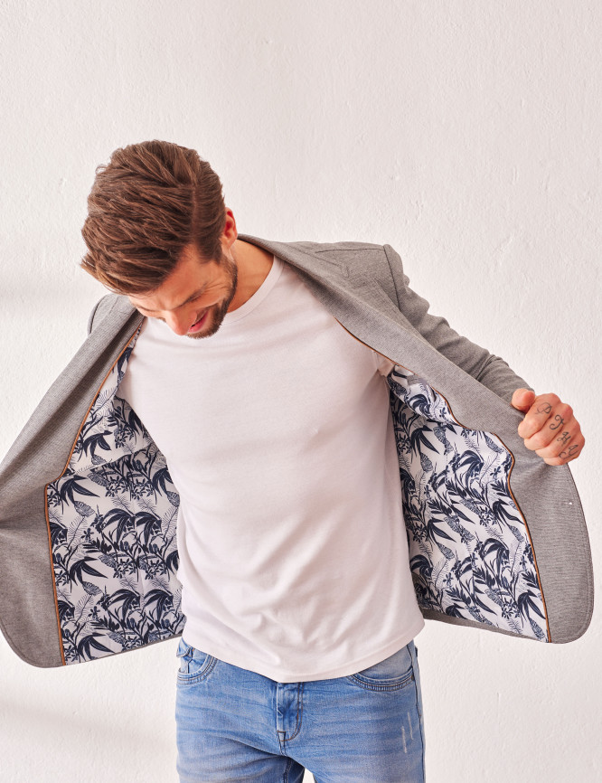 Laid Goods Front View