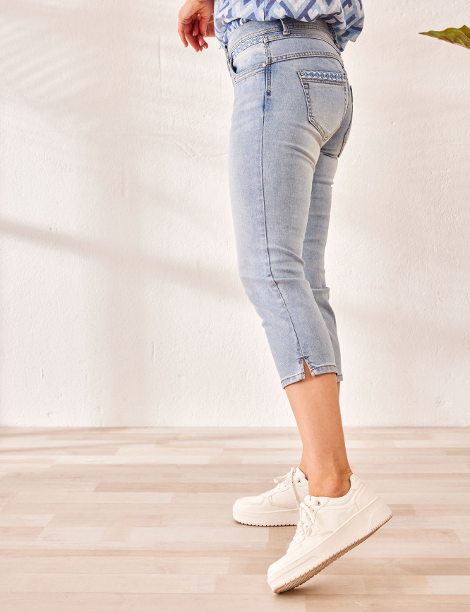 Laid Goods Front View