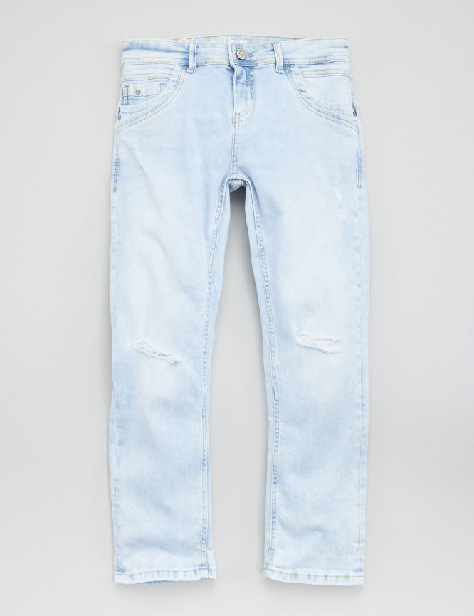 Laid Goods Front View