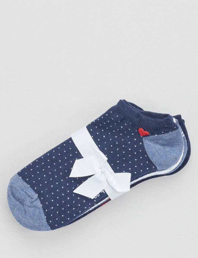 Laid Goods Front View