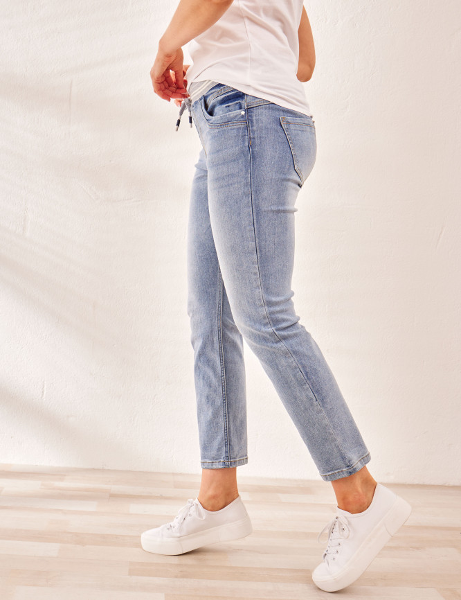 Laid Goods Front View