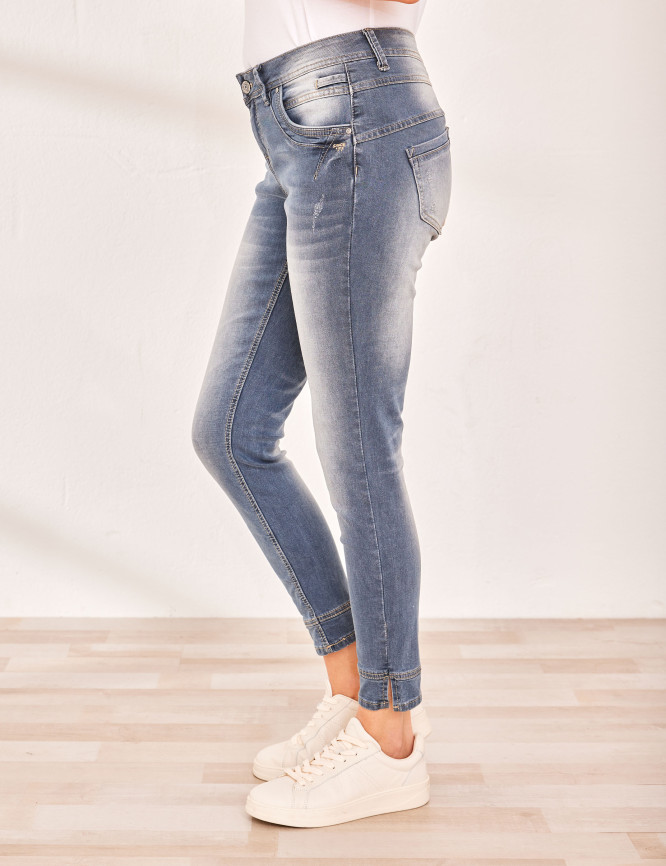 Laid Goods Front View