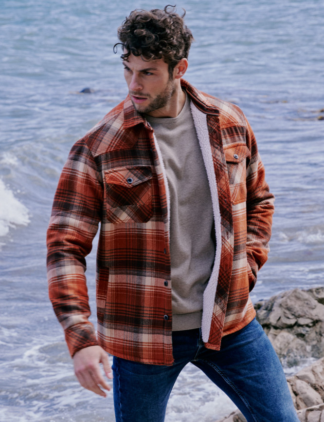 Laid Goods Front View