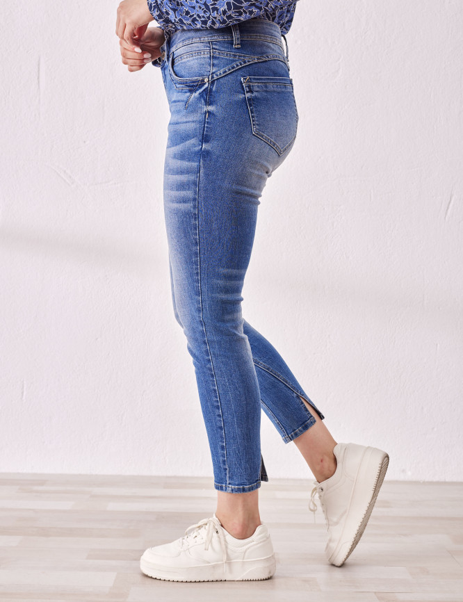 Laid Goods Front View