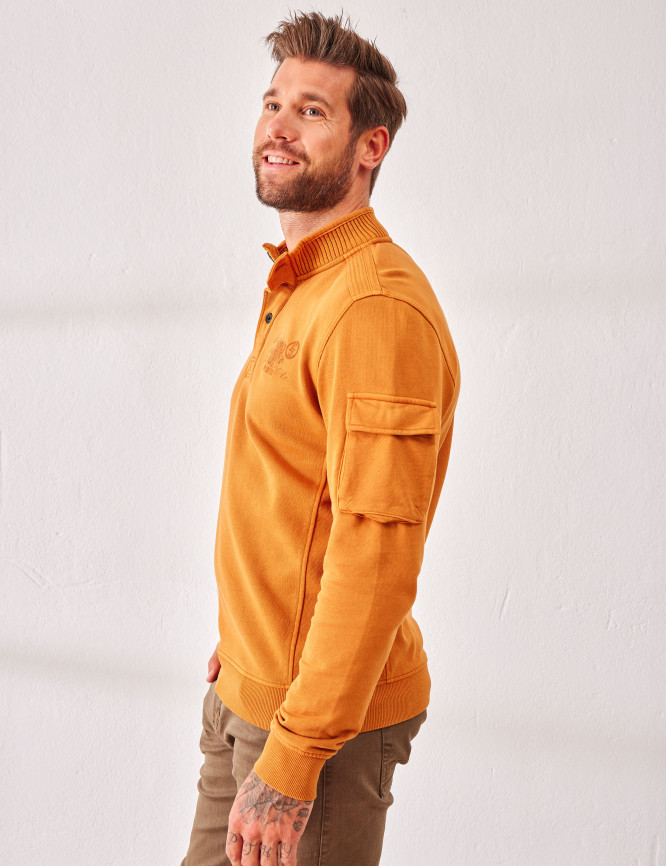 Laid Goods Front View