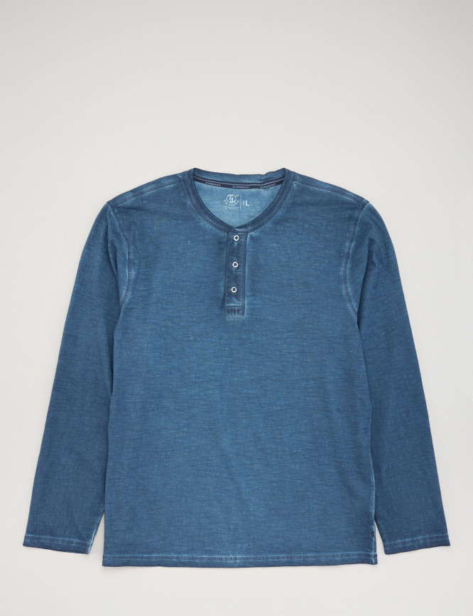 Laid Goods Front View