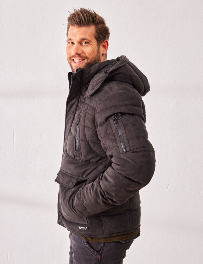 Laid Goods Front View