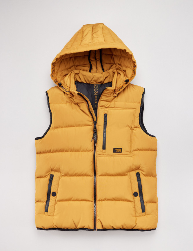 Laid Goods Front View