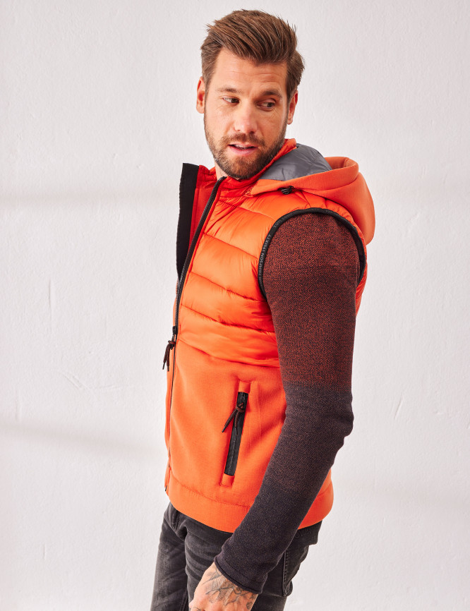 Laid Goods Front View