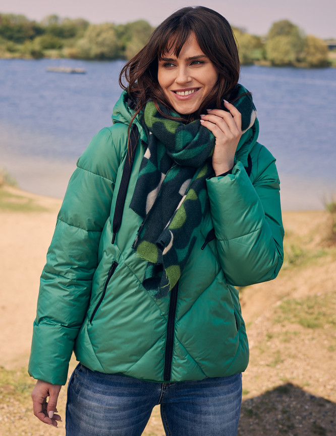 Laid Goods Front View