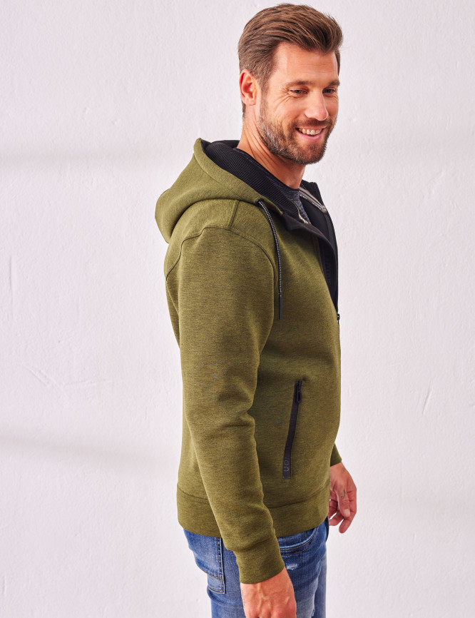 Laid Goods Front View