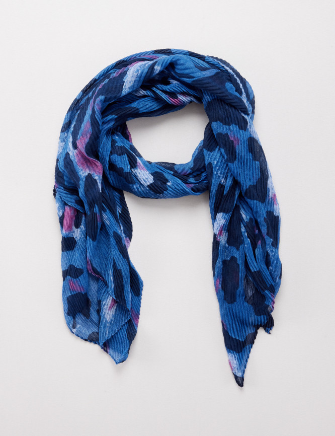 Laid Goods Front View