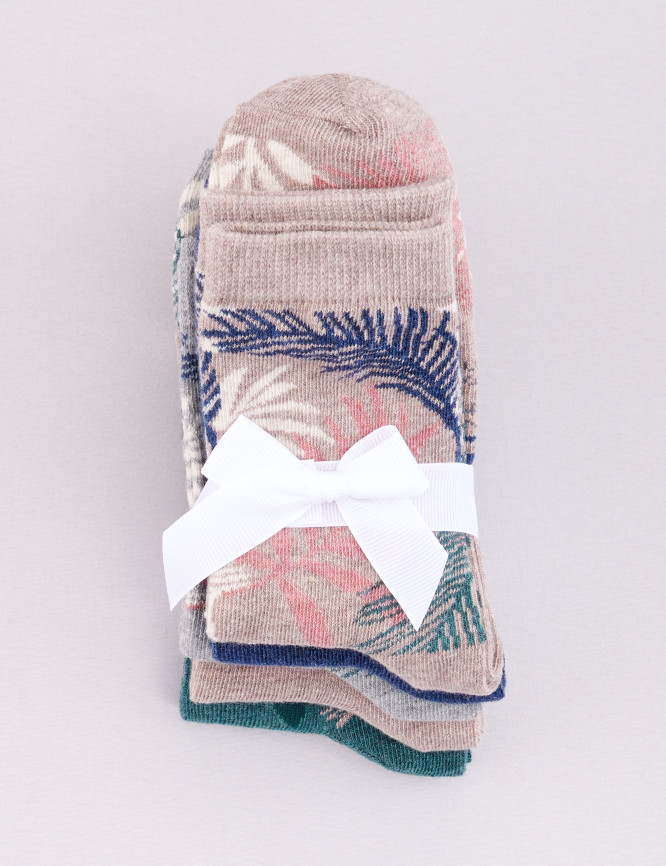 Laid Goods Front View