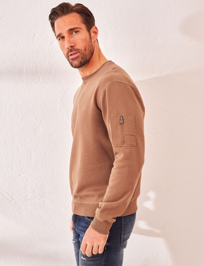 Laid Goods Front View