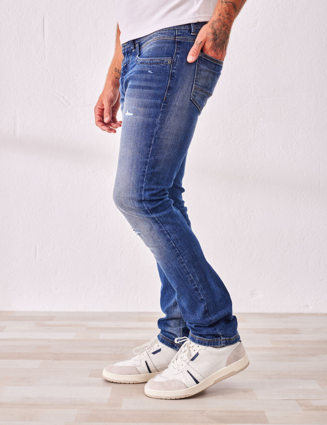 Laid Goods Front View