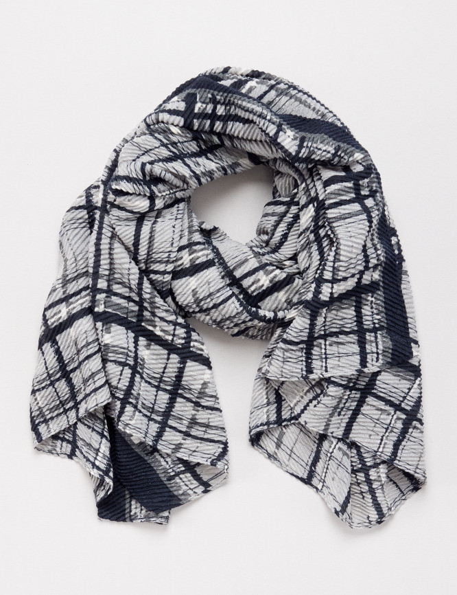 Laid Goods Front View