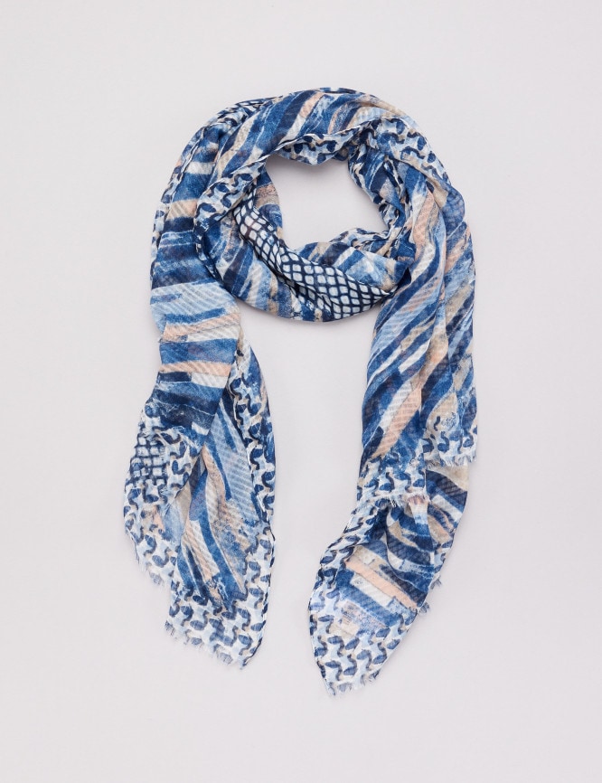 Laid Goods Front View