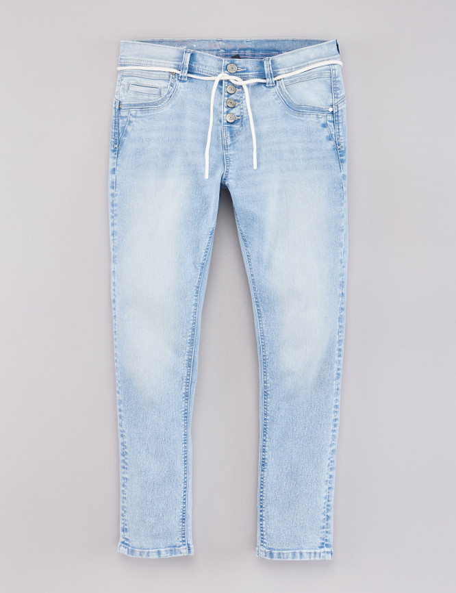 Laid Goods Front View