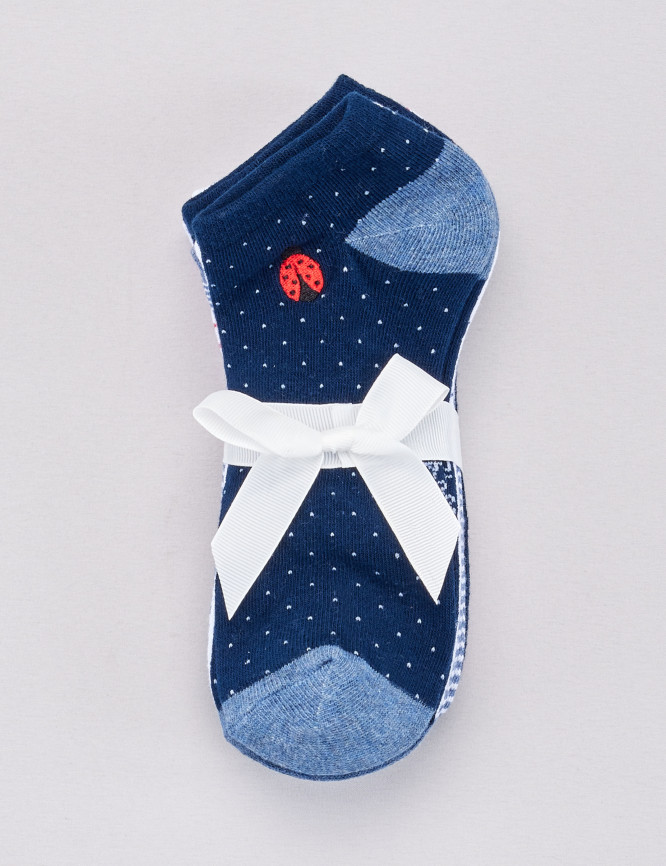 Laid Goods Front View