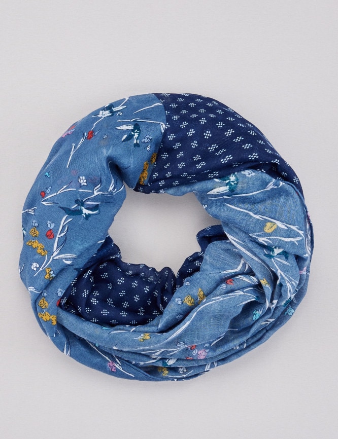 Laid Goods Front View