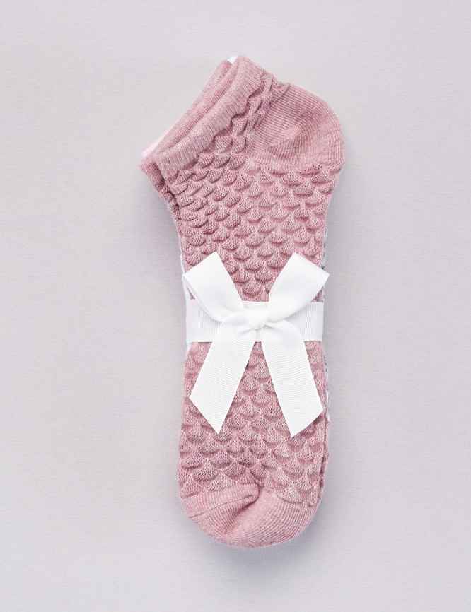 Laid Goods Front View