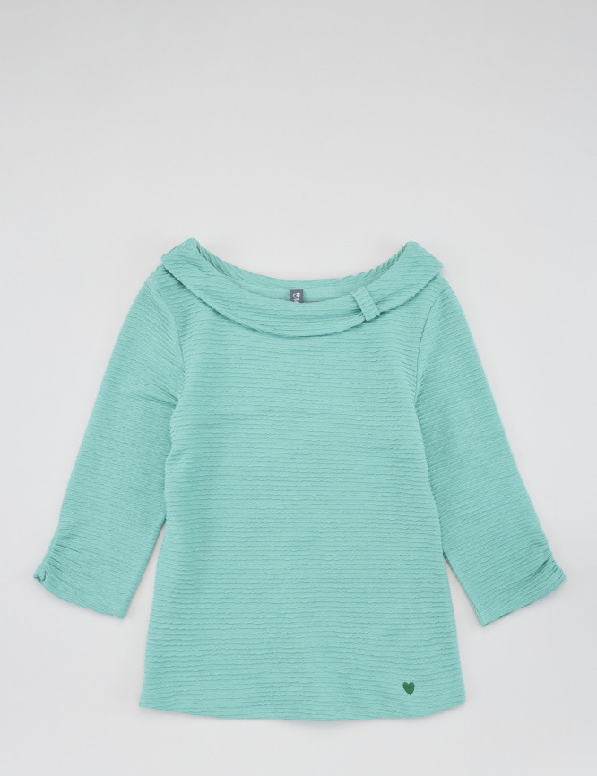 Laid Goods Front View