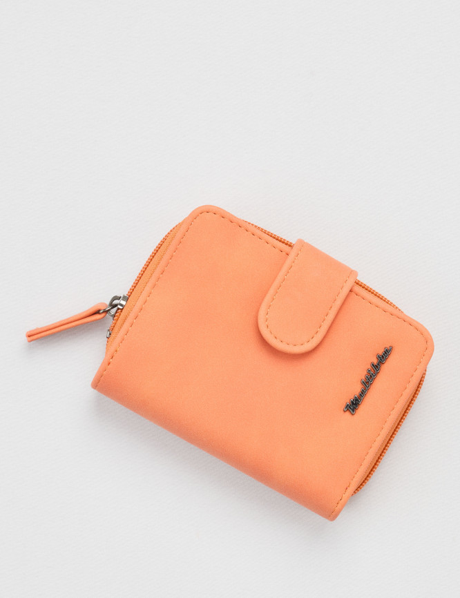 Laid Goods Front View