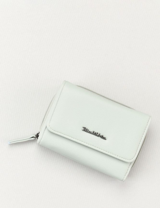 Laid Goods Front View