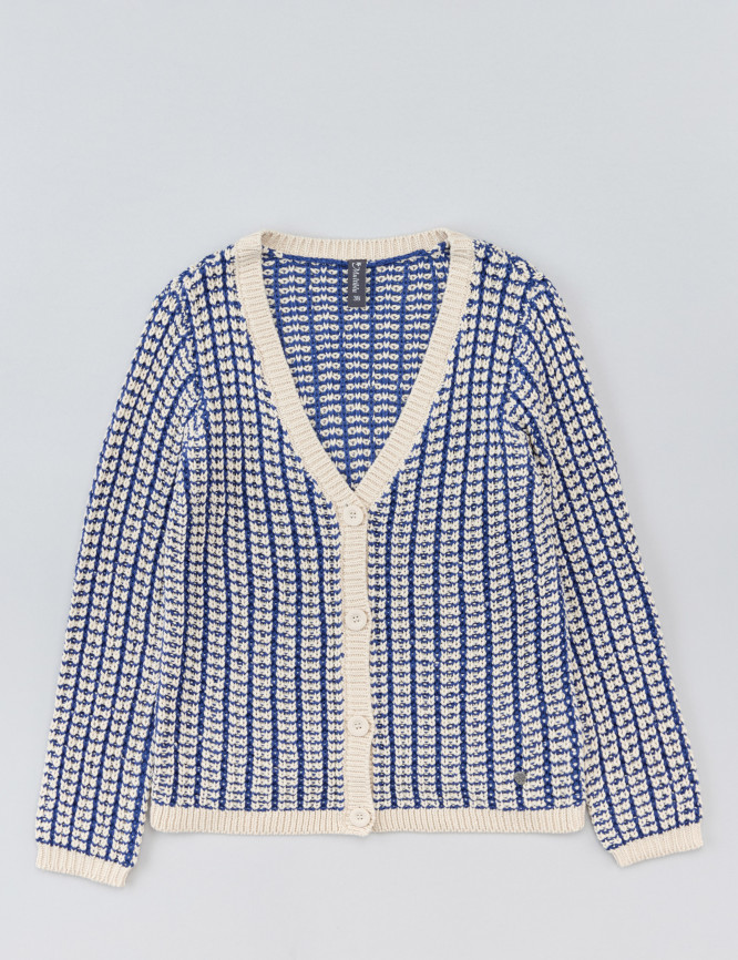 Laid Goods Front View