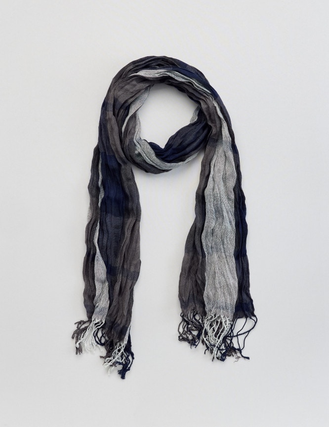 Laid Goods Front View