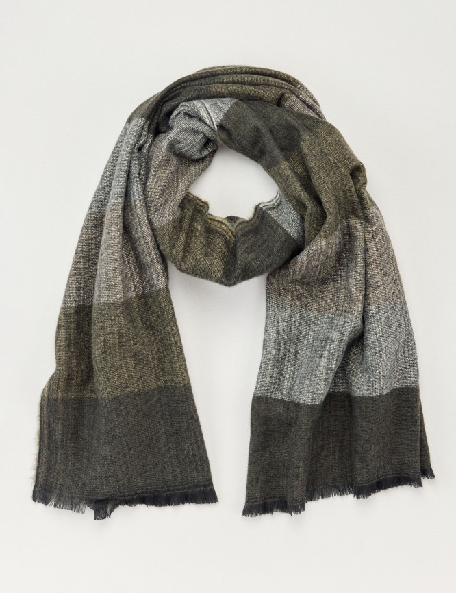 Laid Goods Front View