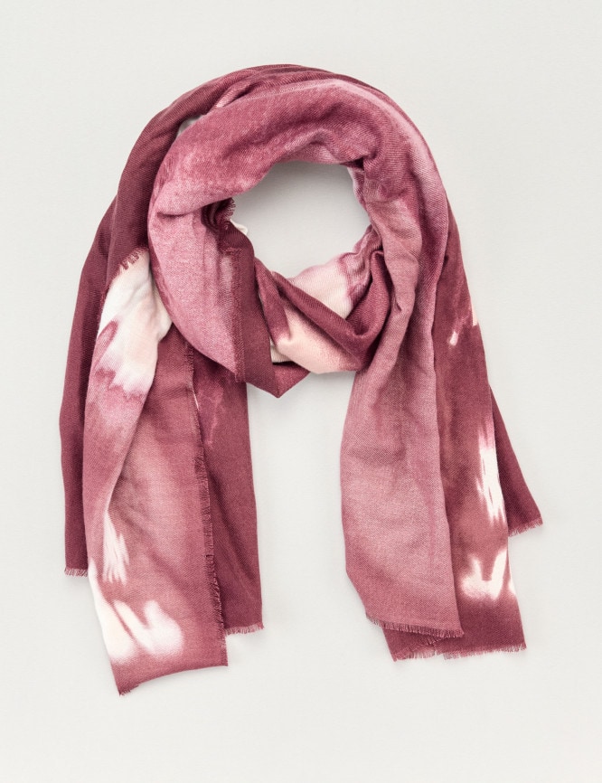 Laid Goods Front View