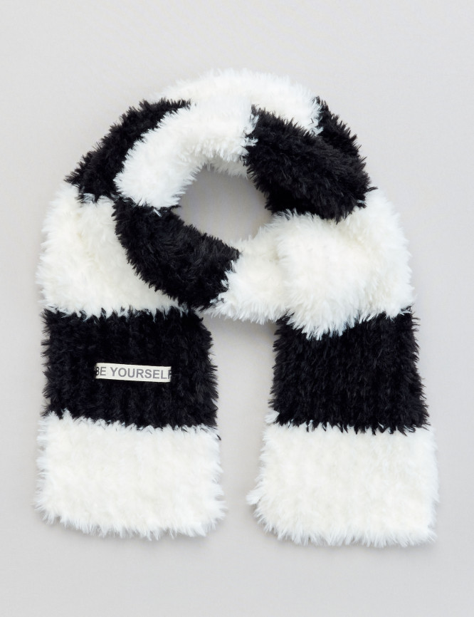 Laid Goods Front View