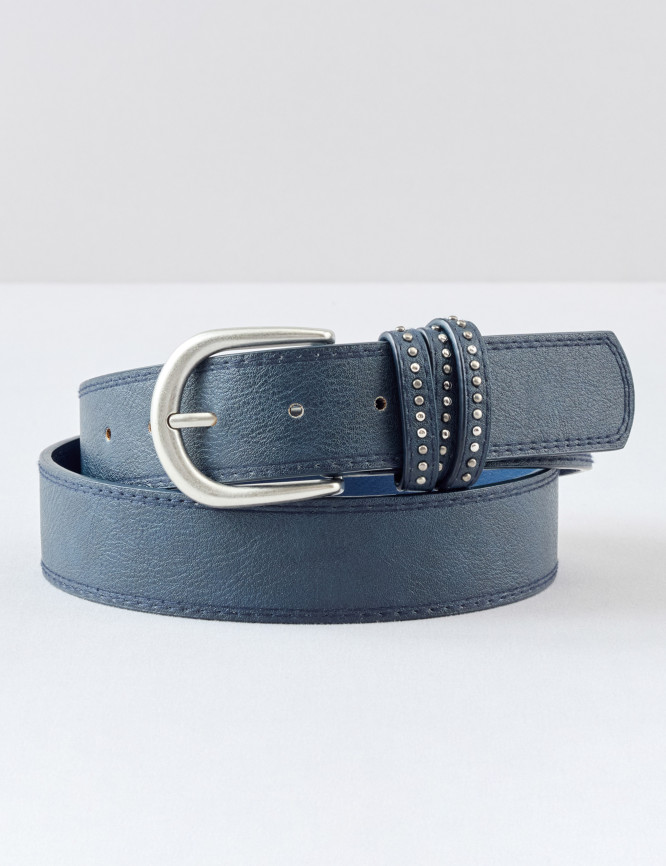 Laid Goods Front View