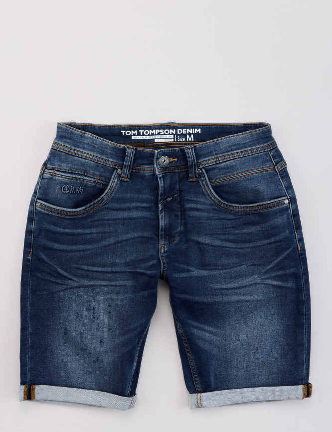 Laid Goods Front View