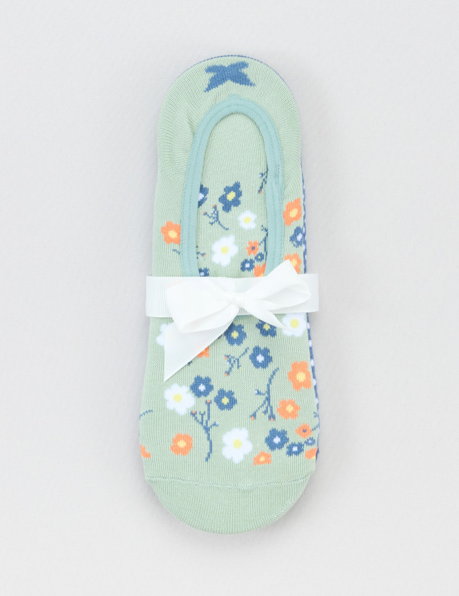 Laid Goods Front View