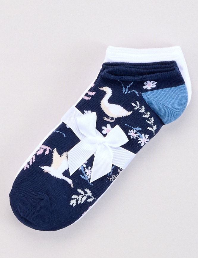 Laid Goods Front View