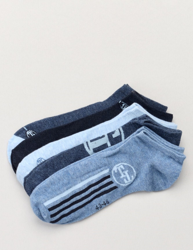 Laid Goods Front View