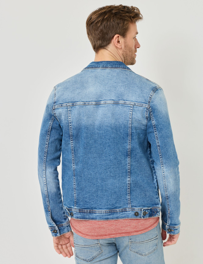 Model Back View