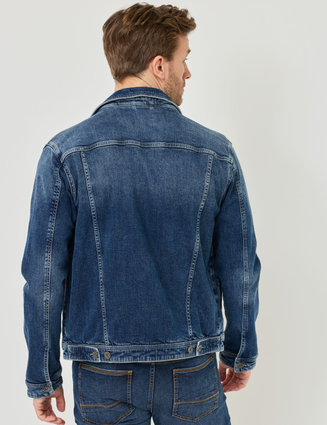 Model Back View