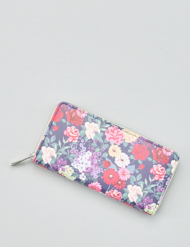 Laid Goods Front View