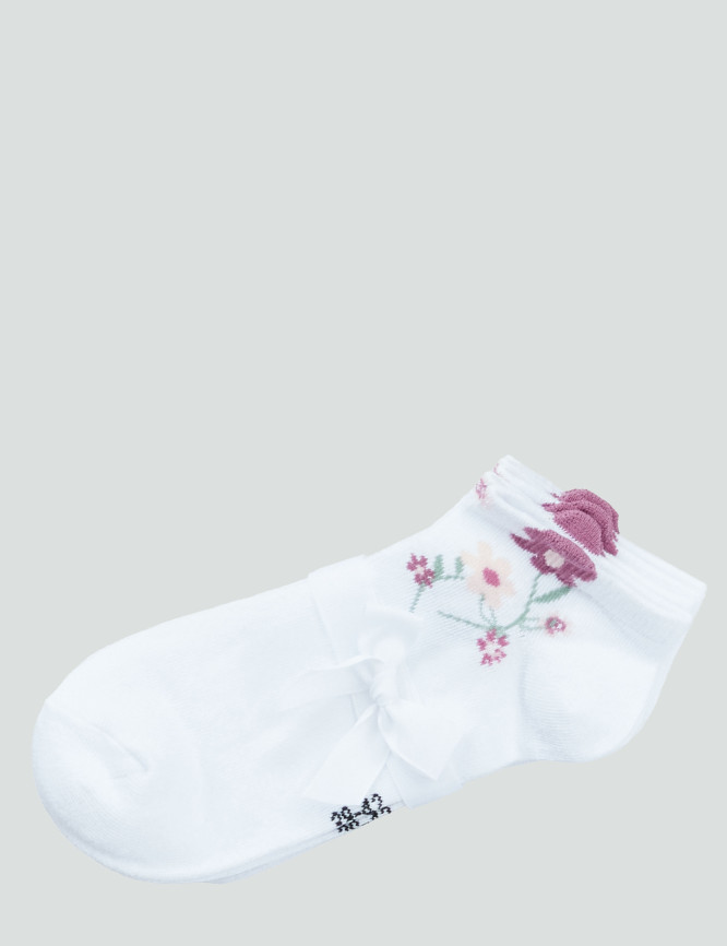 Laid Goods Front View