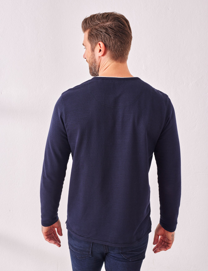 Model Back View