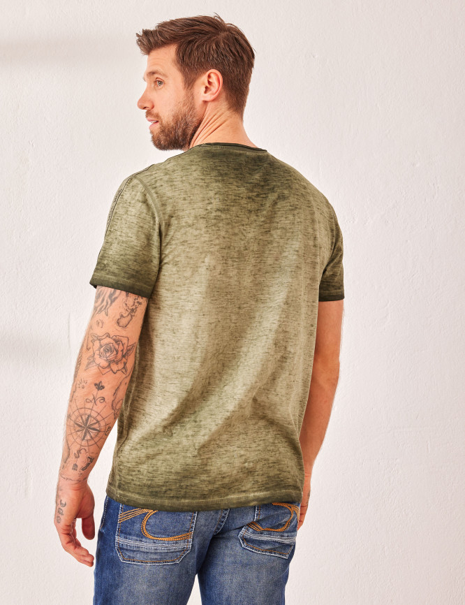 Model Back View