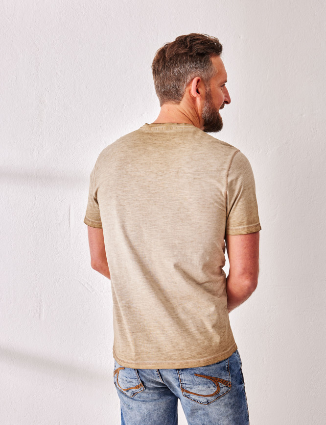 Model Back View
