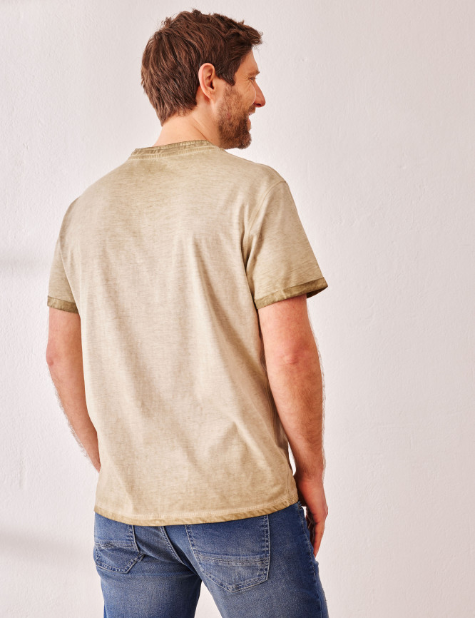 Model Back View