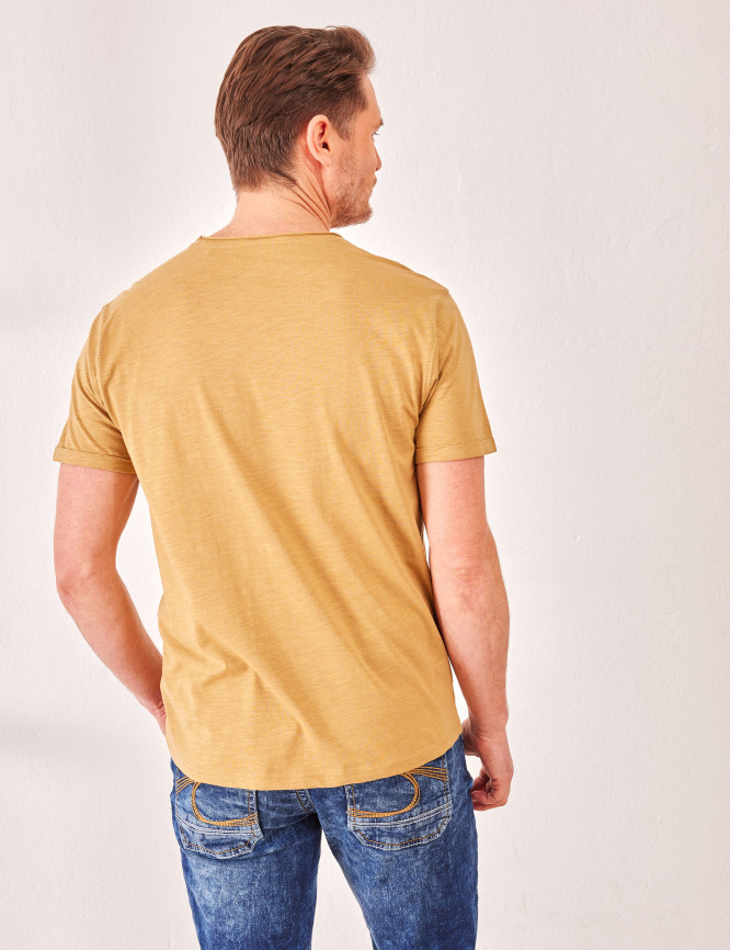 Model Back View